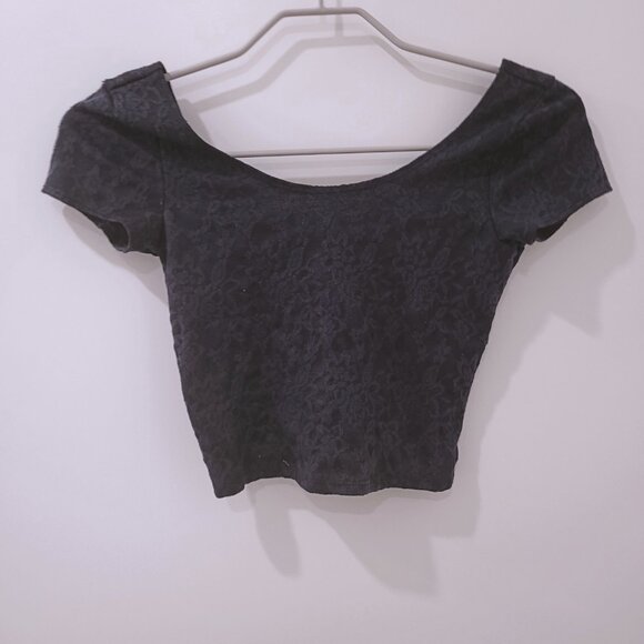 Abercrombie Cropped Fitted Rose Embossed Backless Top - Picture 8 of 9